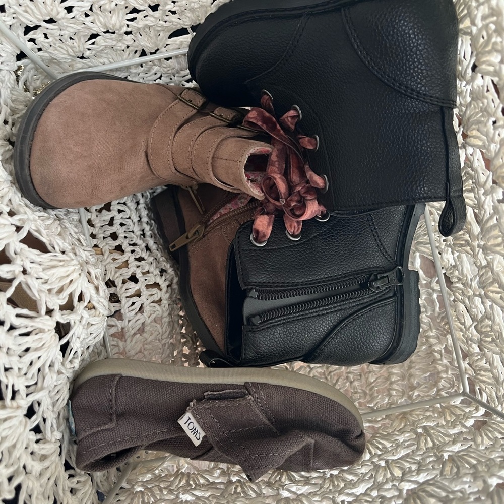 Size 7 toms & boot bundle